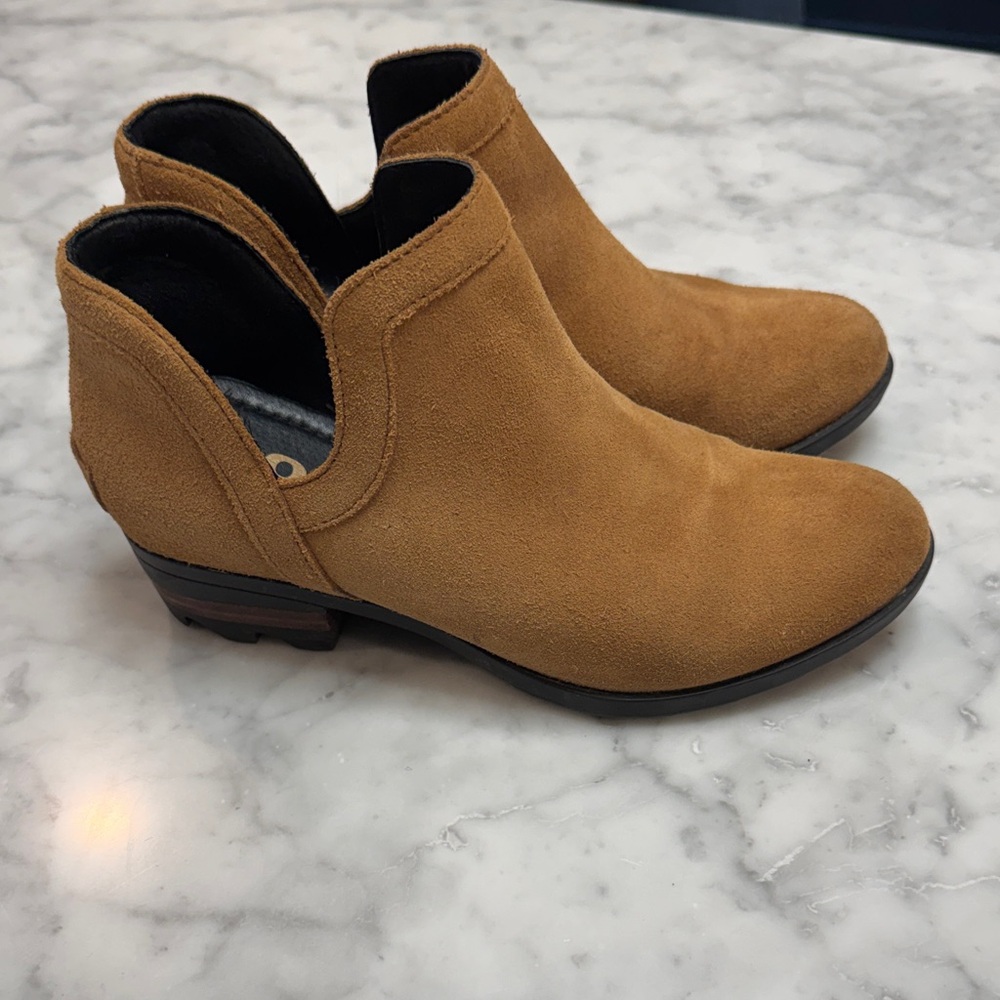Sorel Women's Lolla CutOut Bootie, Camel Brown/Black Size 6.5